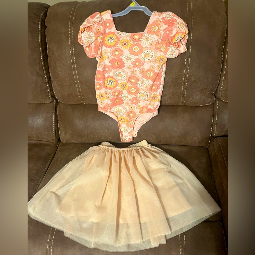 Holly and Bloom outfit